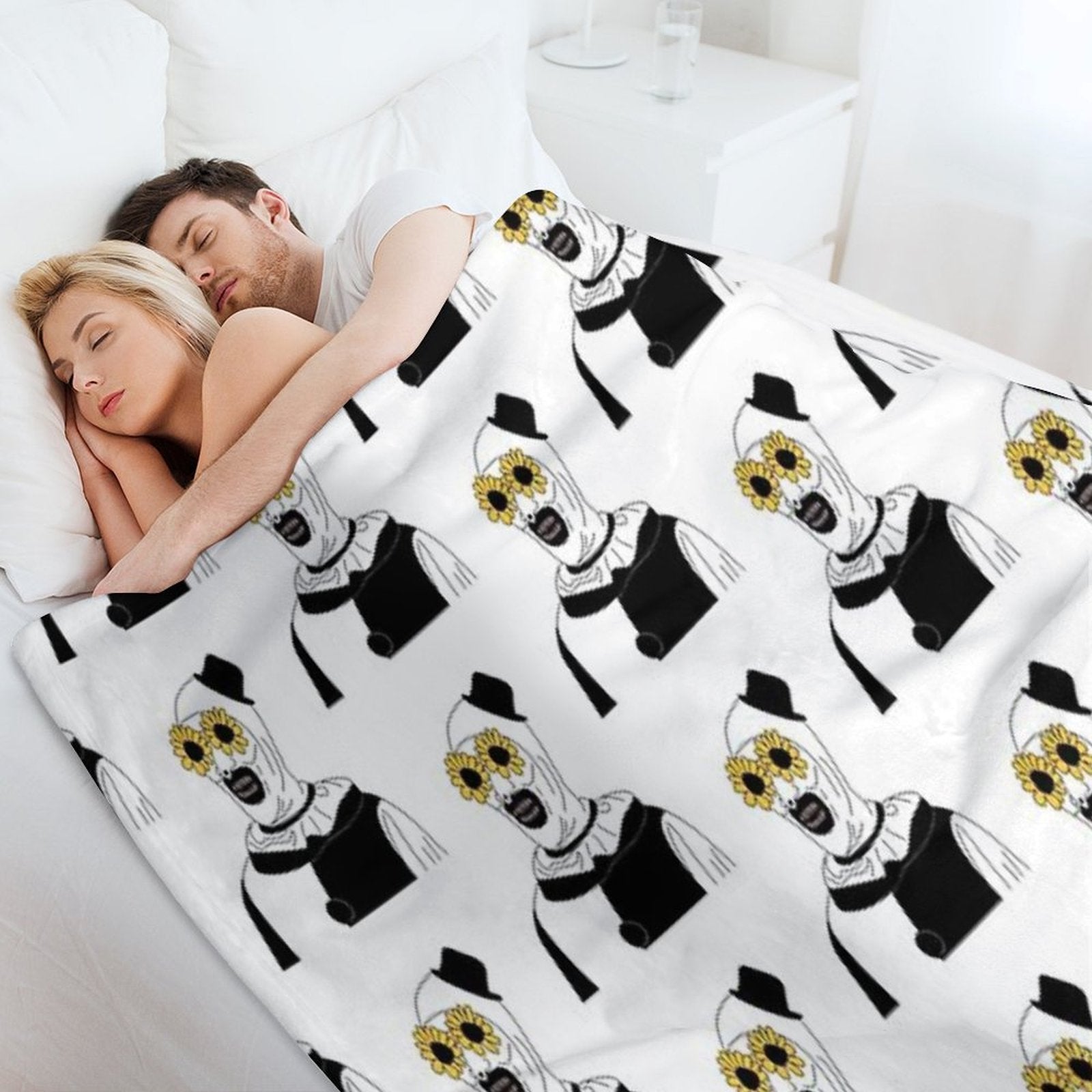 Art The Clown - Terrifier Classic Eco-conscious Throw Blanket