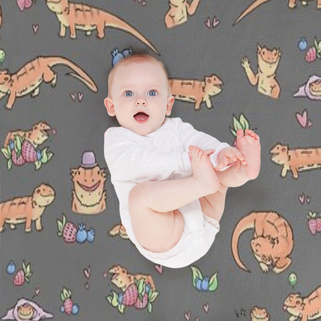 Dragons And Berries Machine-washable Throw Blanket