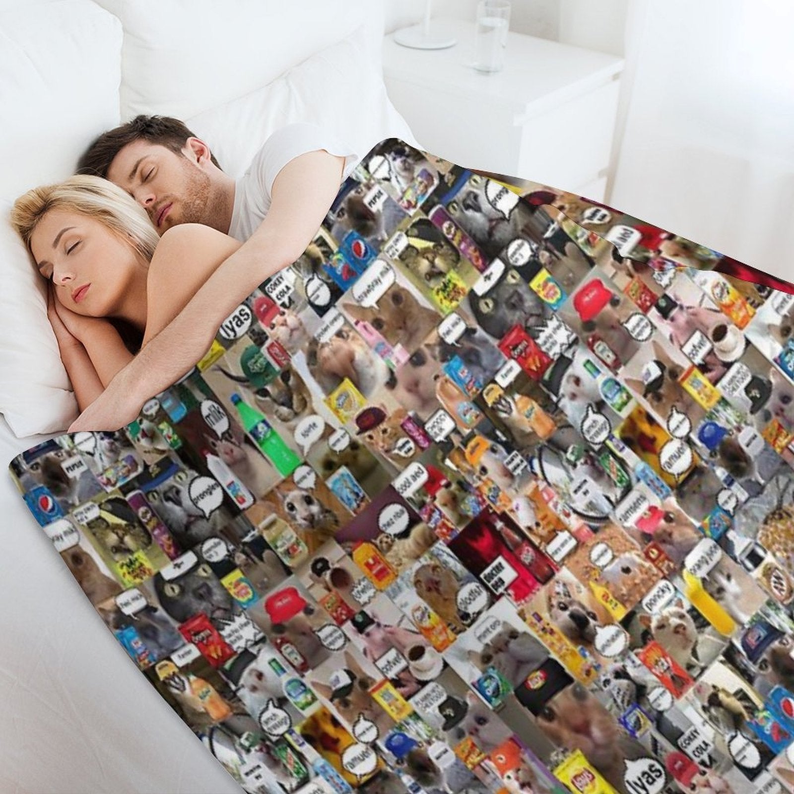 Cats with SnacksDrinks Travel-friendly Throw Blanket