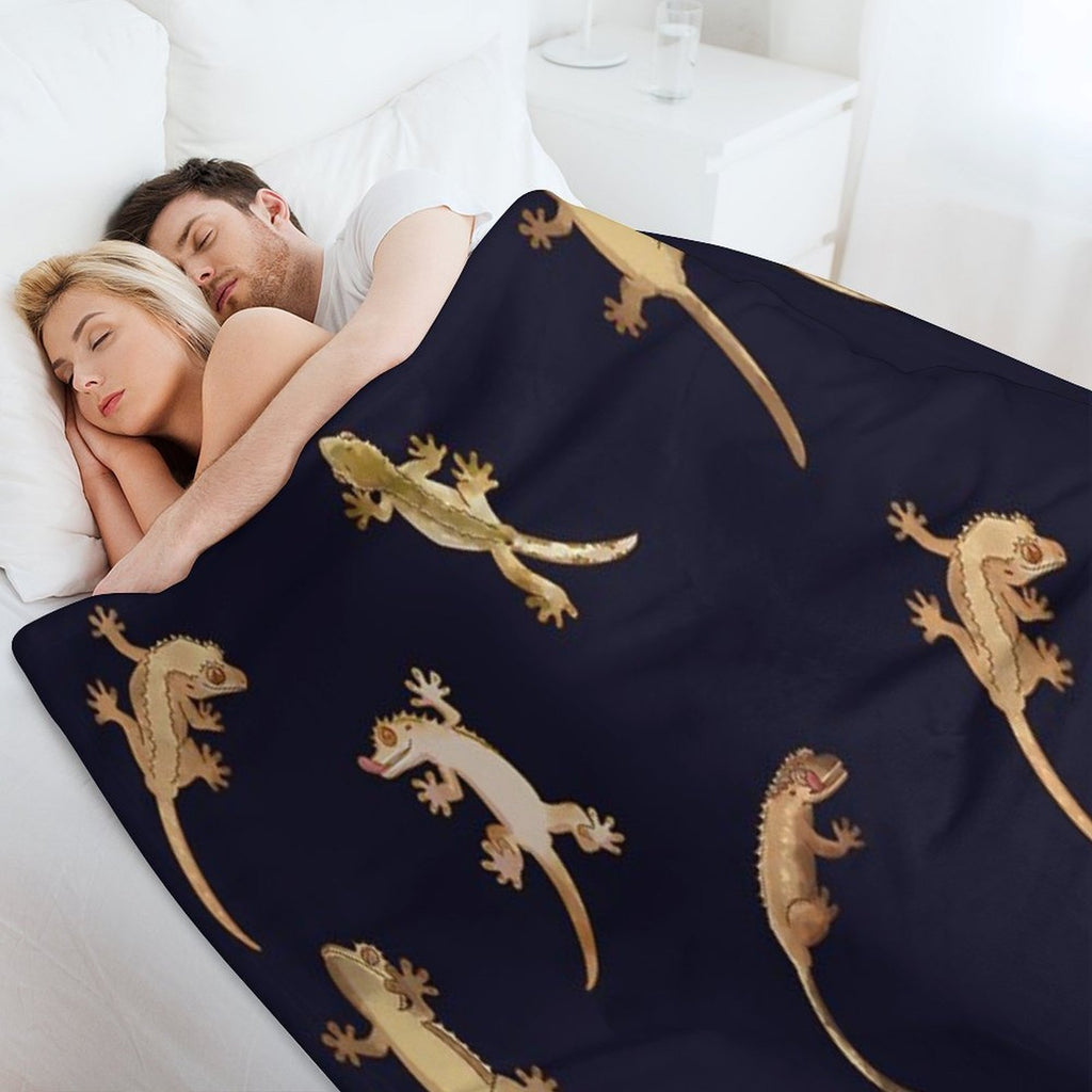 Cute Little Crested Geckos Eco-conscious Throw Blanket