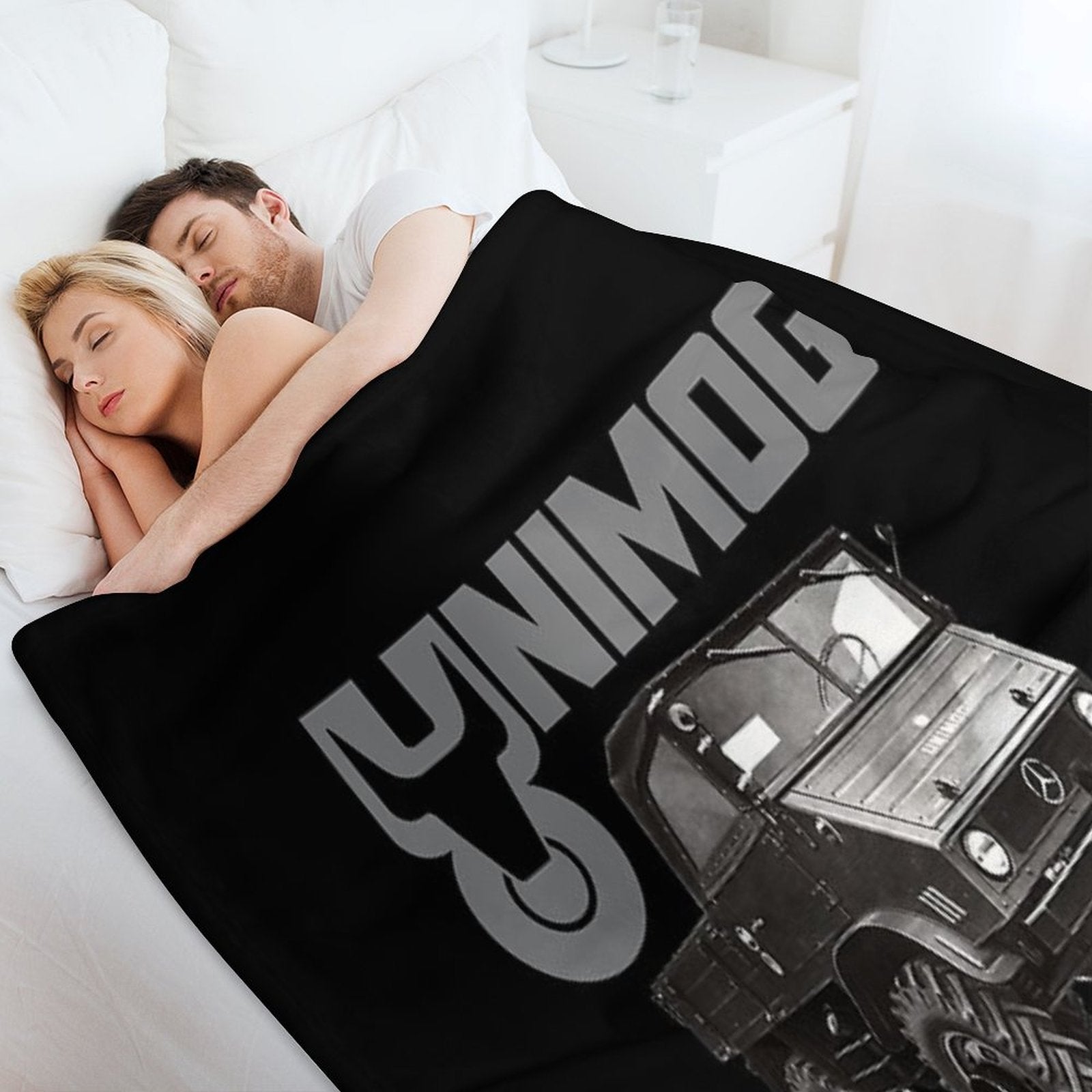 UNIMOG Oldschool (on Black) Comfort Throw Blanket
