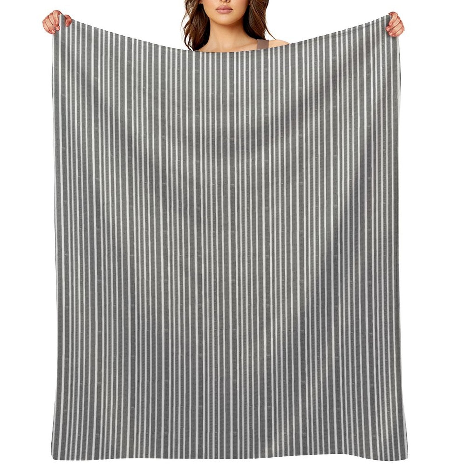 Traingle Pattern Machine-washable Throw Blanket