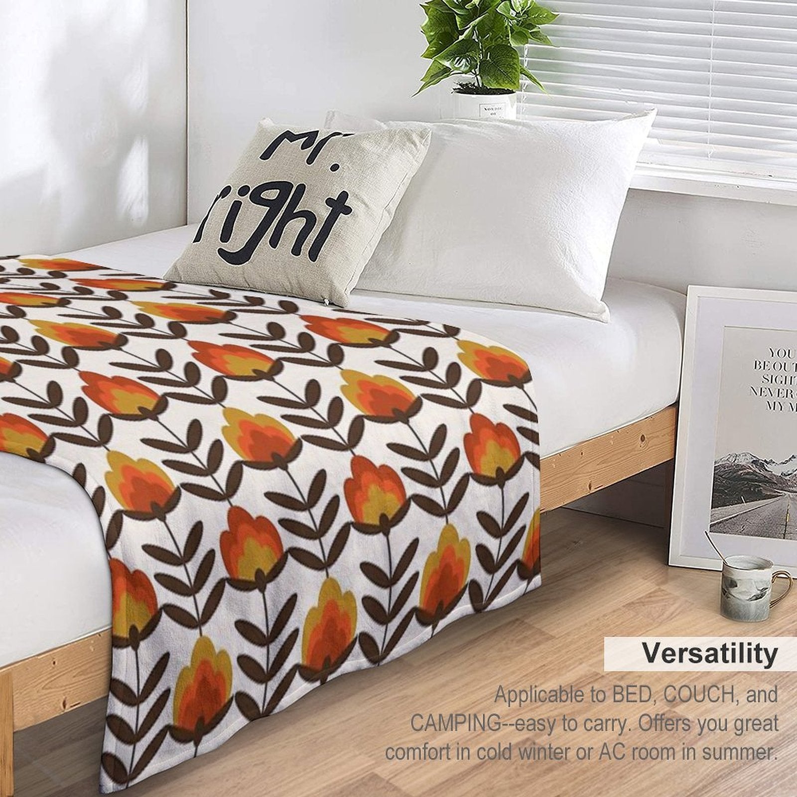 Boogie - Retro Florals Minimal Trendy 70s Style Throwback Flower Pattern Versatility Throw Blanket