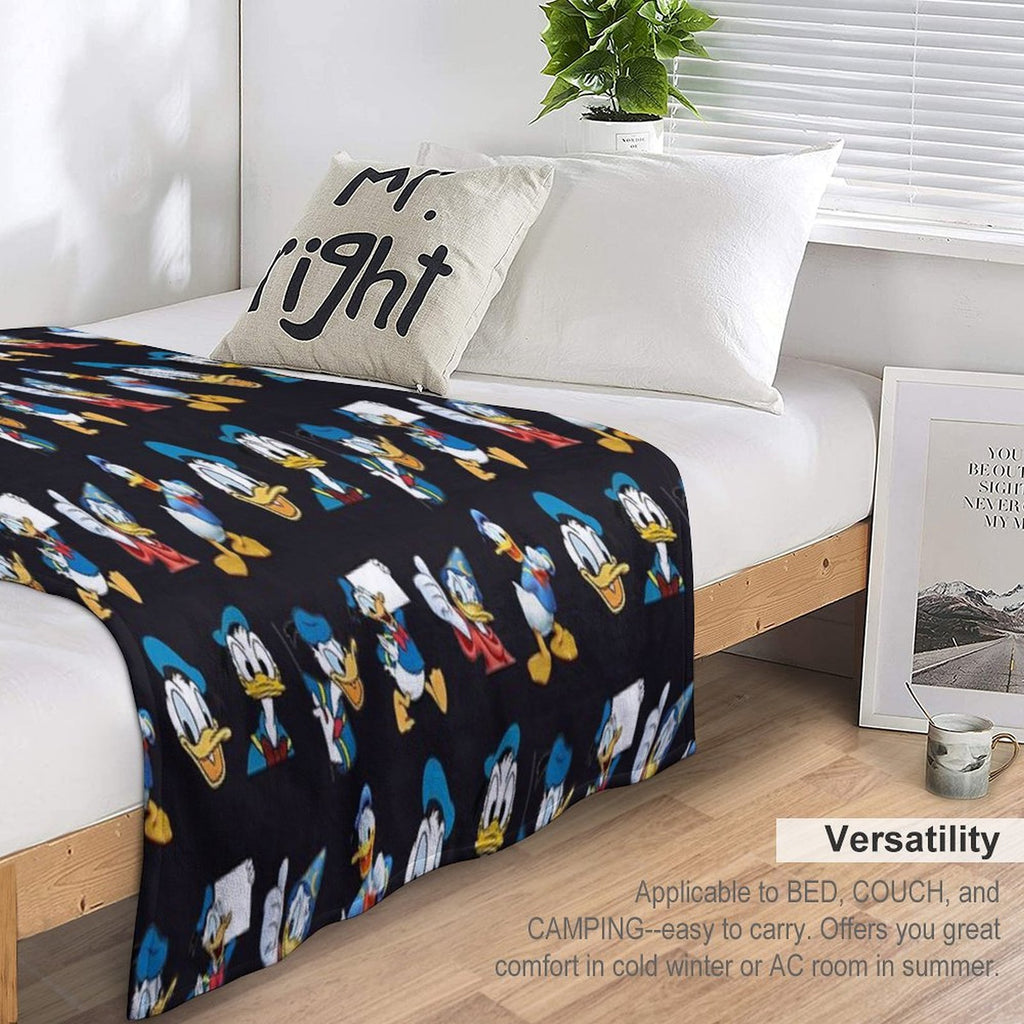Donald Duck Lightweight Throw Blanket