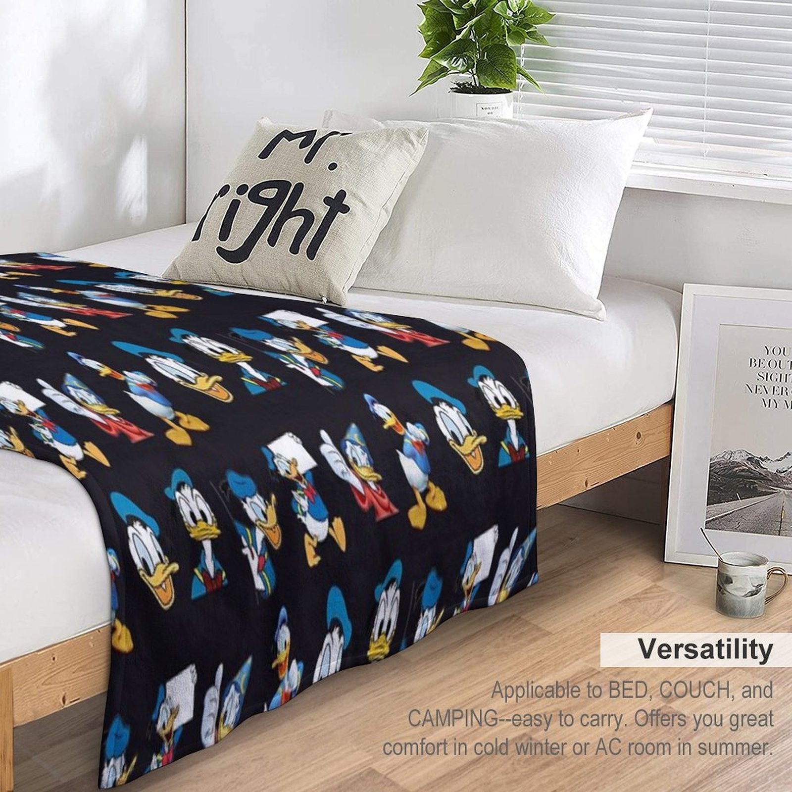 Donald Duck Lightweight Throw Blanket