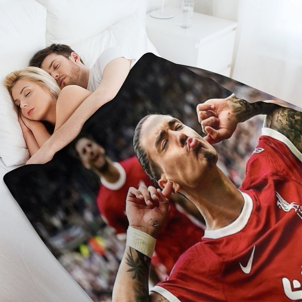 Darwin Nunez Gift-ready Throw Blanket