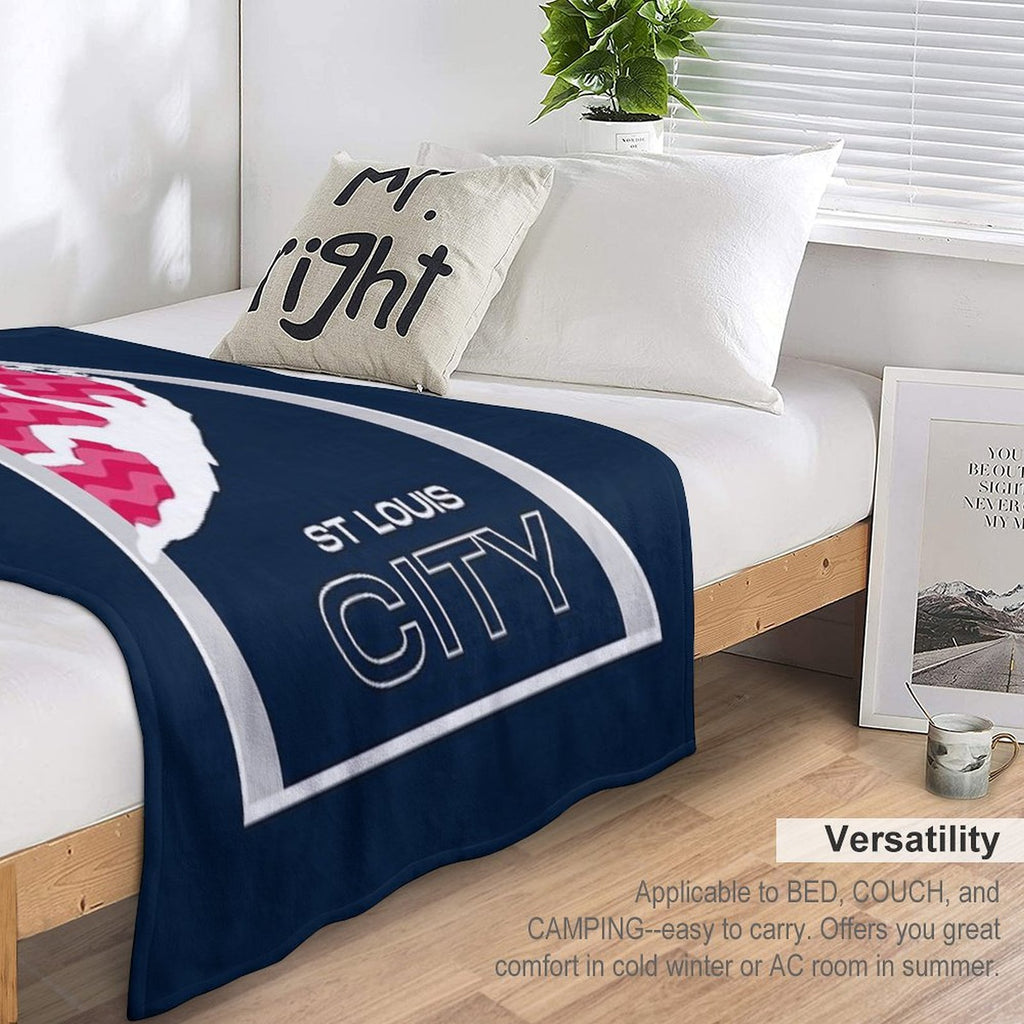 STL Soccer Dive Shrink-resistant Throw Blanket