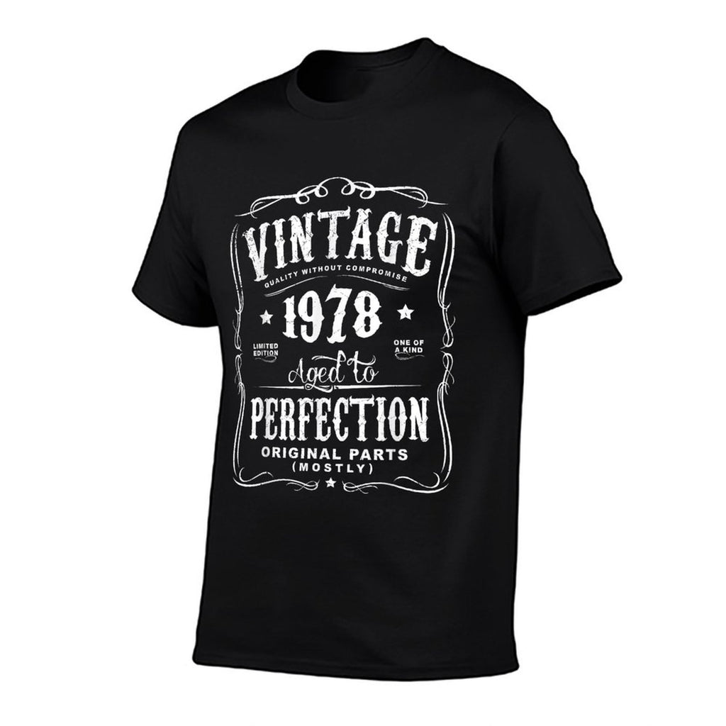 Vintage Made In 1978 40th Birthday Gift  Durable T-Shirt