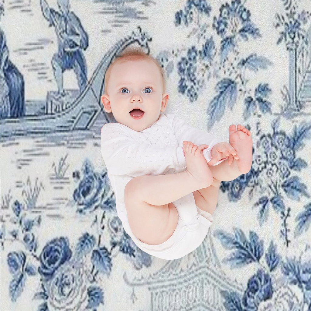Powder Blue Chinoiserie Toile Shrink-resistant Throw Blanket