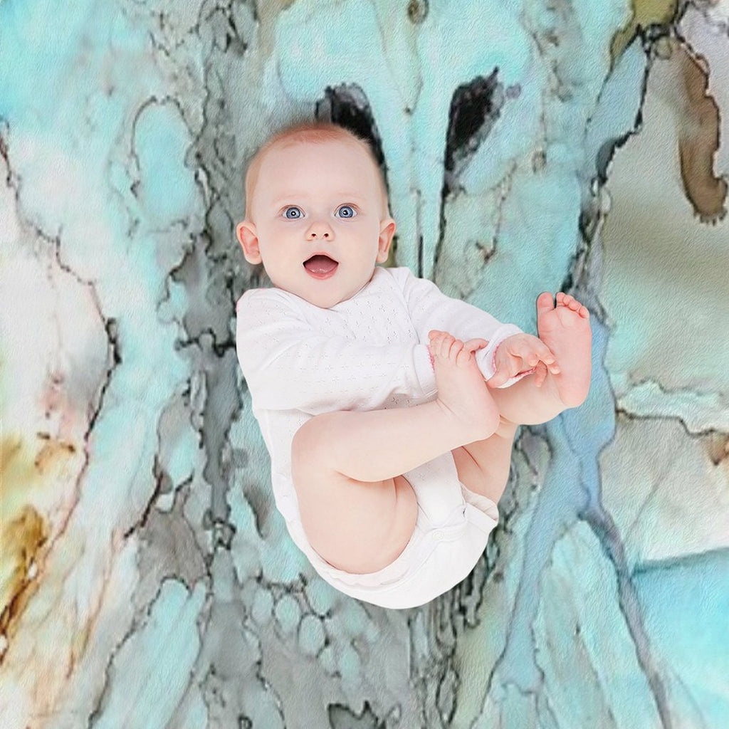 Jareth Lightweight Throw Blanket
