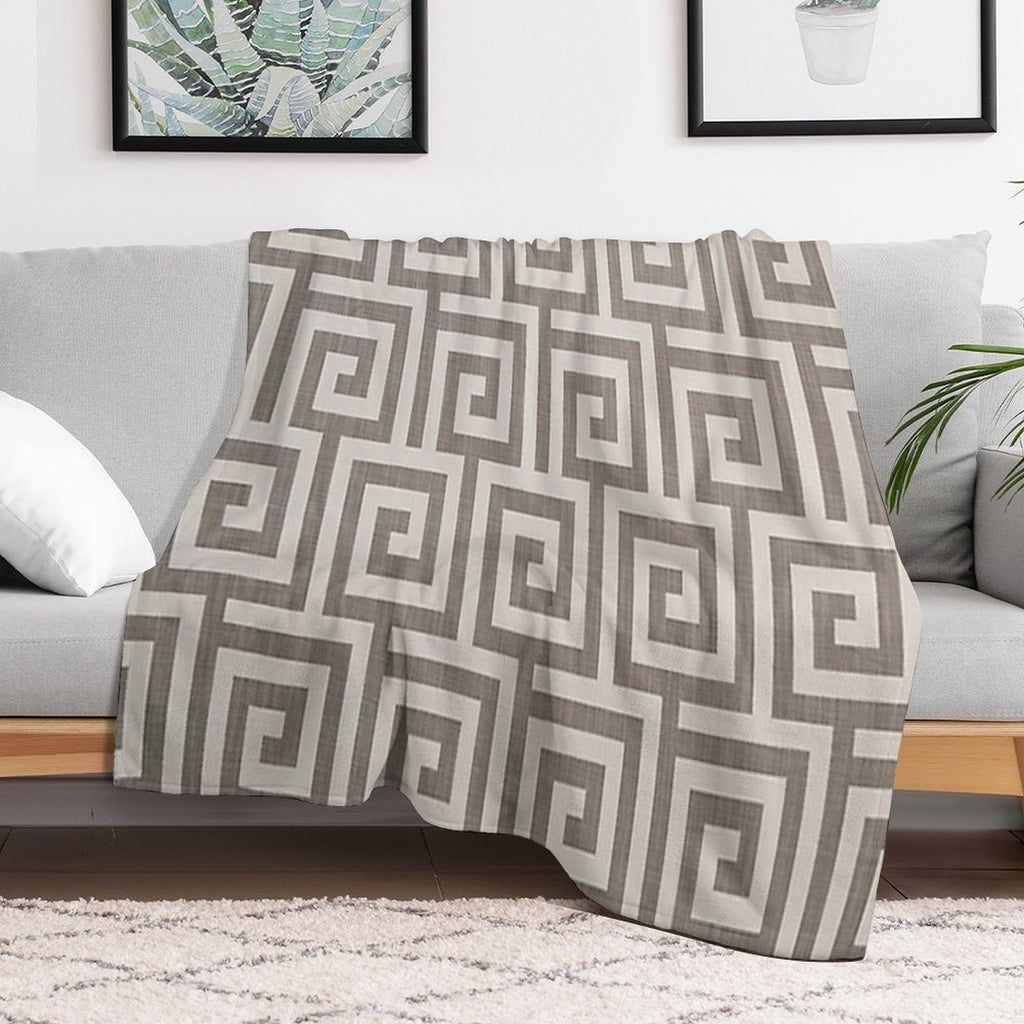 Grey Geometric Maze Pattern Shrink-resistant Throw Blanket