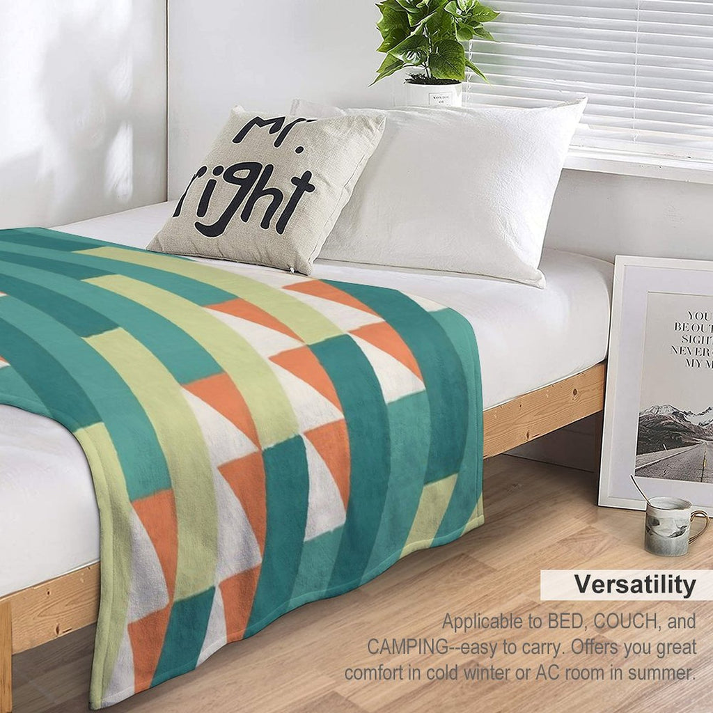 Diagonal Geometric Pattern – Vibrant Retro Style Shrink-resistant Throw Blanket