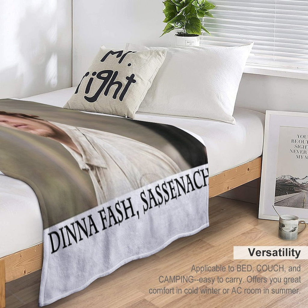 Dinna Fash, Sassenach. Plush Throw Blanket