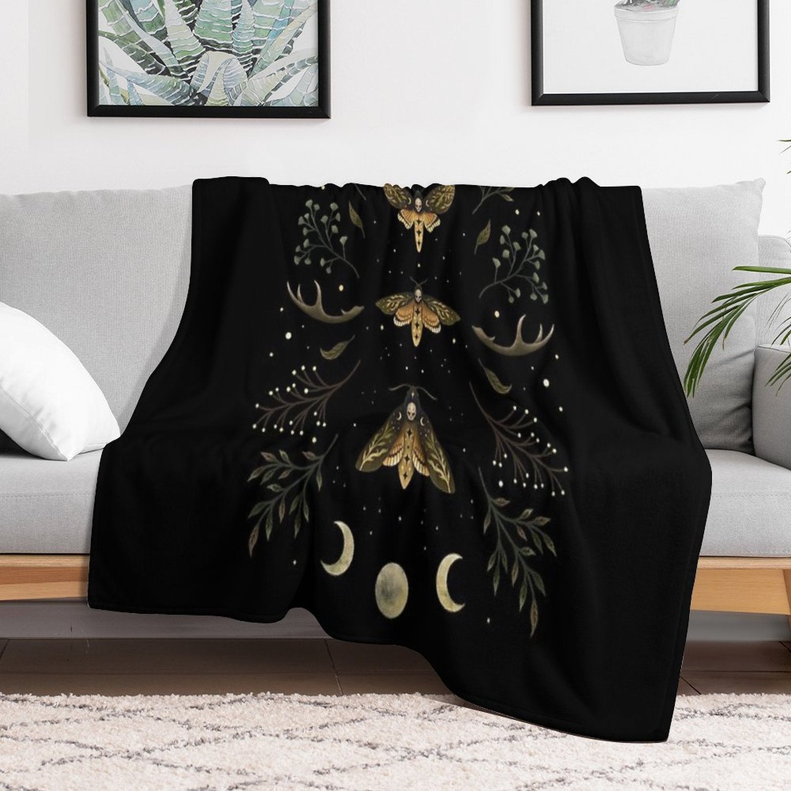 Death Head Moths Night Quick-dry Throw Blanket