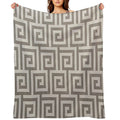 Grey Geometric Maze Pattern Shrink-resistant Throw Blanket