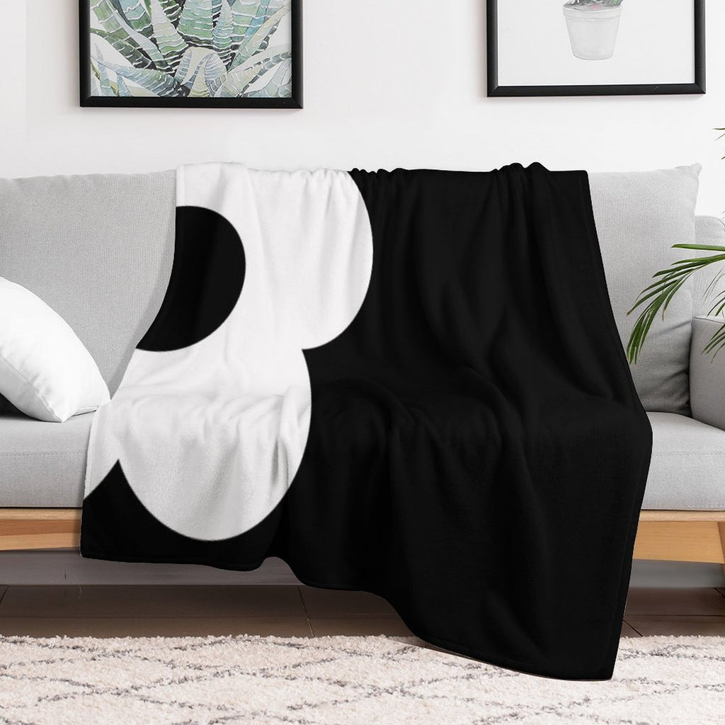 Bold Retro Contrast Flower Graphic Velvety-soft Throw Blanket