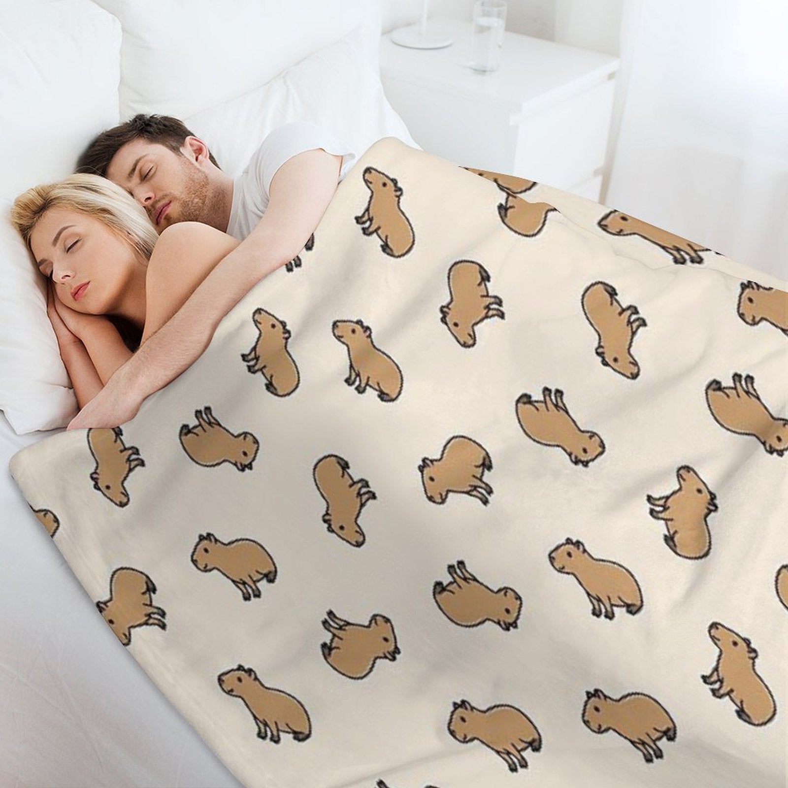 Capybara Lightweight Throw Blanket